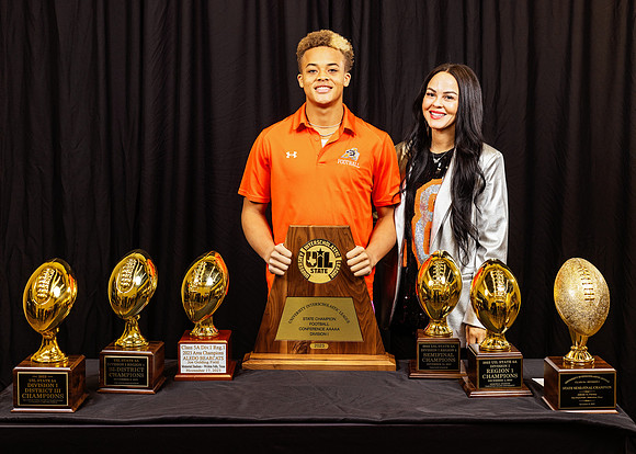 900A2485